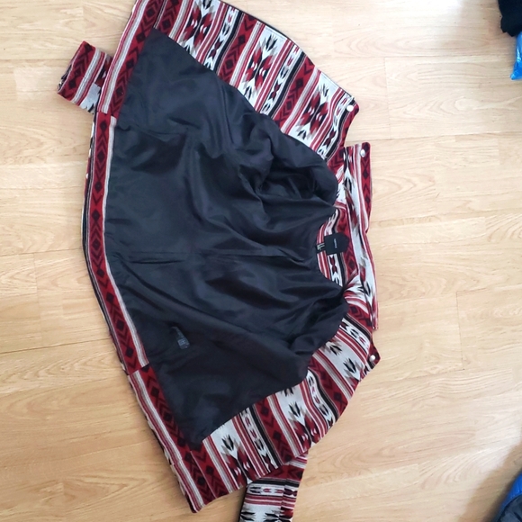Forever 21 Aztec print jacket - Picture 3 of 5